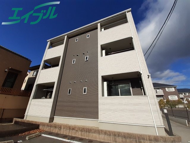 ラルバ