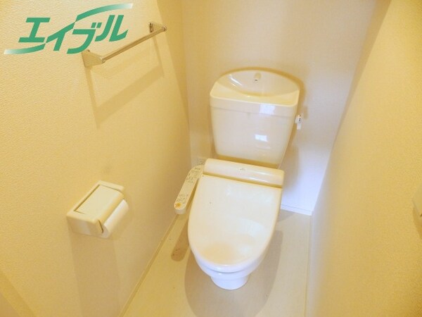 トイレ(トイレ同型参考写真)