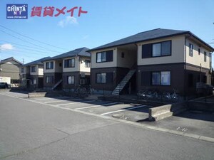 ウッディベルA棟外観写真