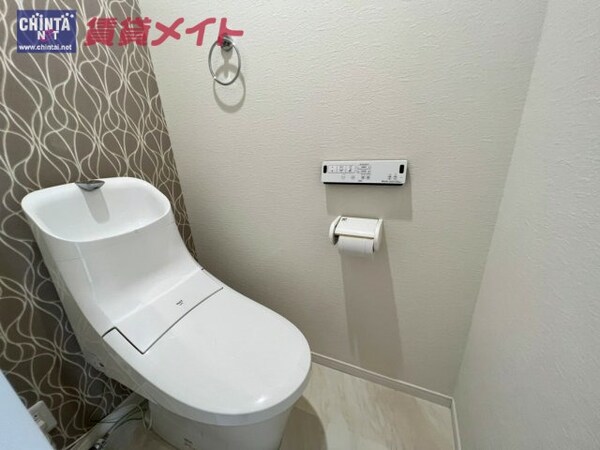 トイレ(同物件別部屋参考写真になります。)
