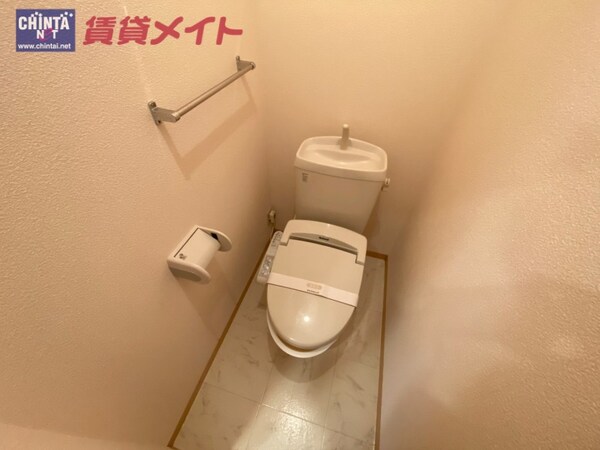 トイレ(掲載画像は同型タイプのものです。現状を優先とします。)