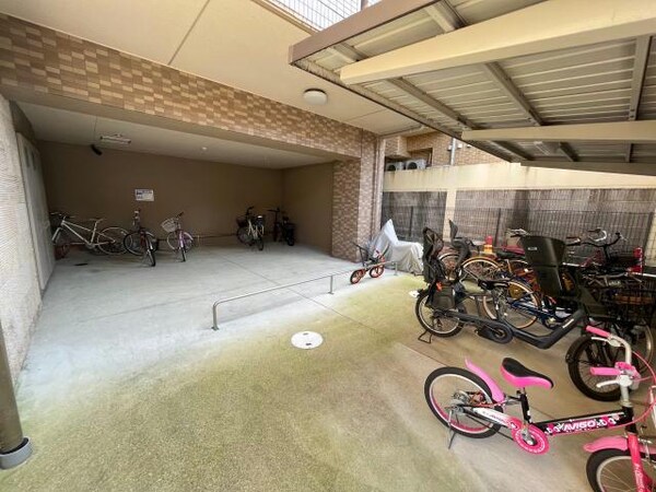 駐輪場