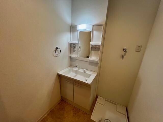 物件内観写真8　(洗面所)