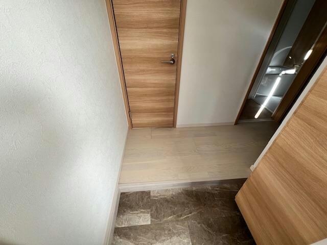 物件内観写真14　(玄関)