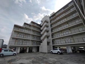 ウイングマンション外観写真