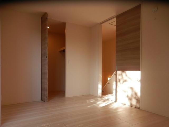 物件内観写真18　(二階　洋室)