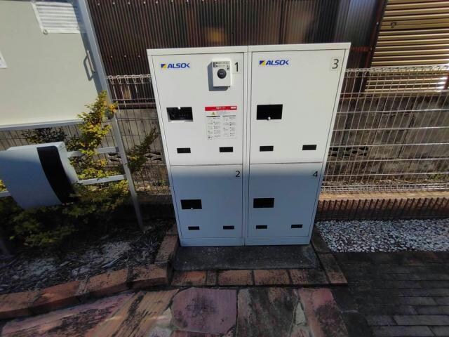 物件外観写真6　(宅配ボックス)