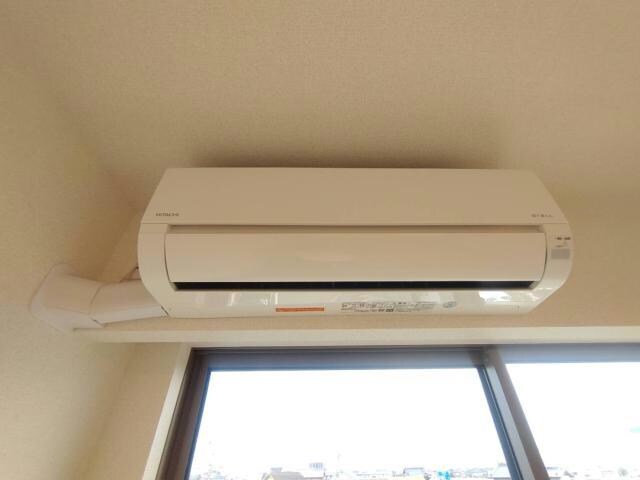 物件内観写真7　(リビングエアコン)