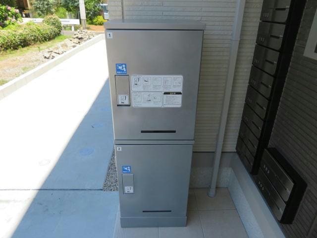 物件外観写真4　(宅配BOX)