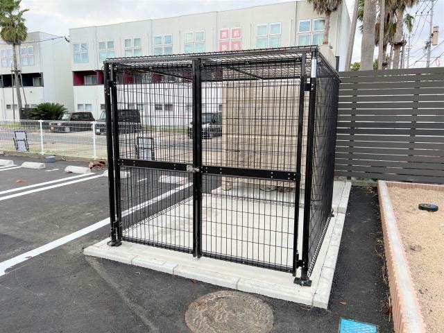 物件外観写真2　(ごみ捨て場)