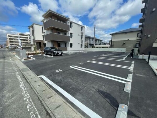 駐車場(B)