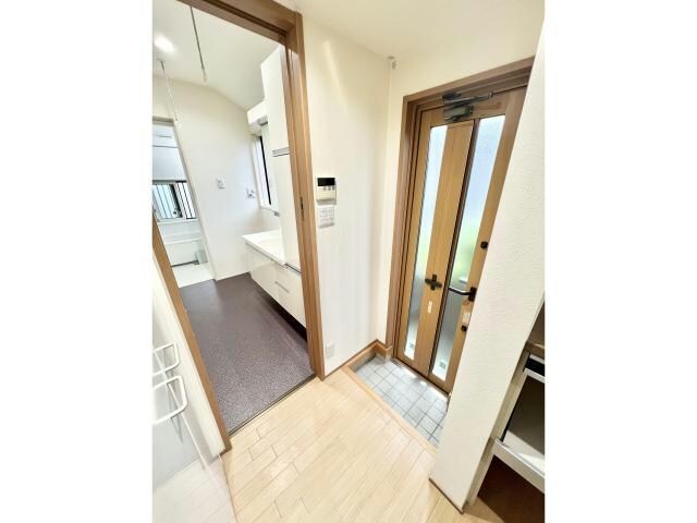 物件内観写真18　(勝手口)