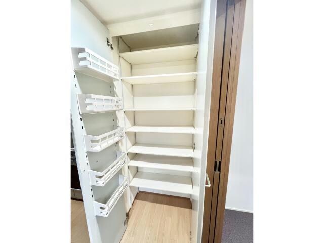 物件内観写真20　(パントリー)