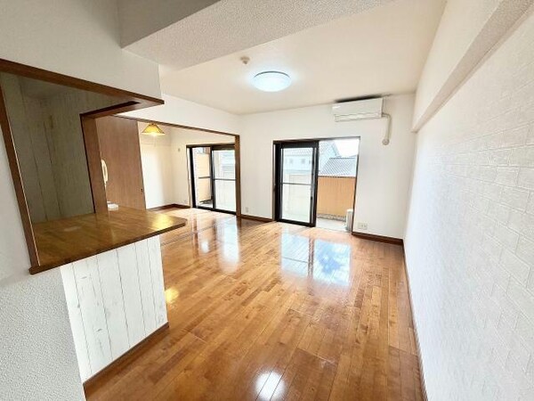 リビングダイニング