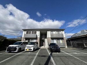 シャーメゾン中野外観写真