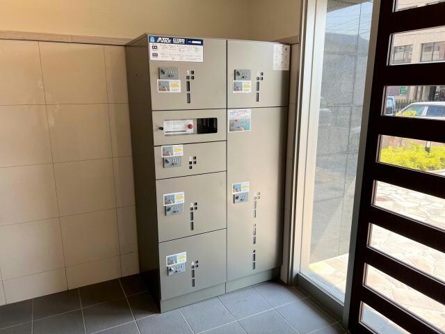 物件外観写真7　(宅配BOX)