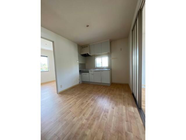 フォーレス北方のリビングダイニング