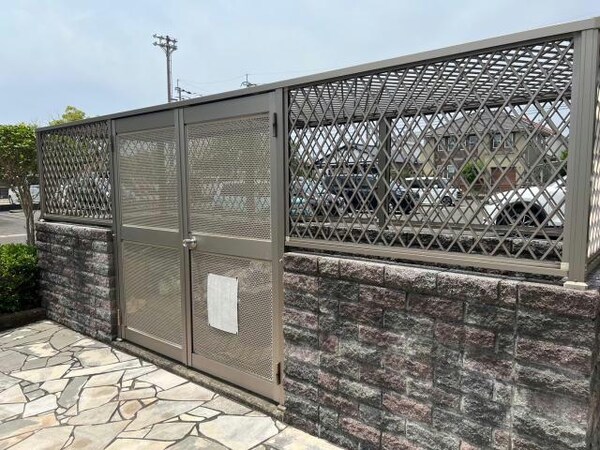 建物設備(ゴミ捨て場)