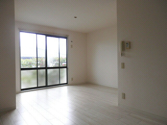 物件内観写真5　(リビングダイニング)