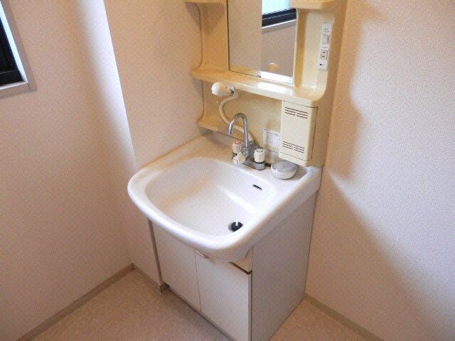 物件内観写真12　(独立洗面台)