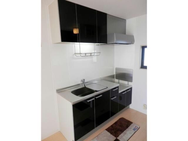 キッチン(キッチン横に窓があり明るく料理ができます)