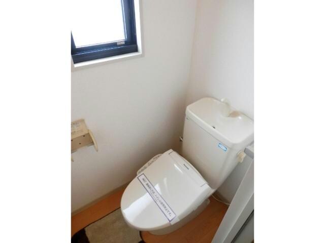 トイレ(温水洗浄便座付きです)