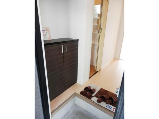 玄関回り(シューズボックス付きです)