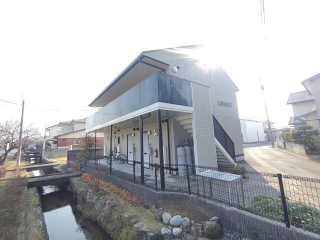 ライオンズ17の外観