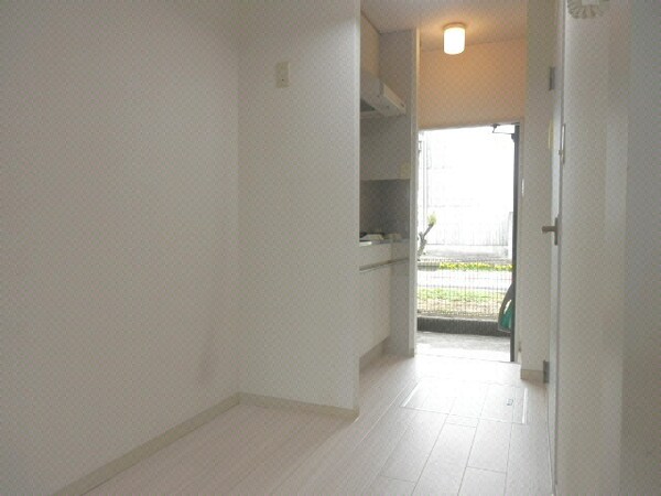 玄関回り(洋室)