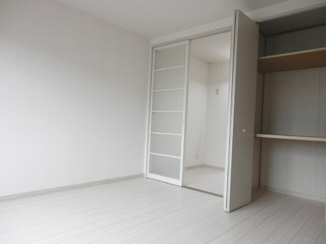 物件内観写真13　(洋室)