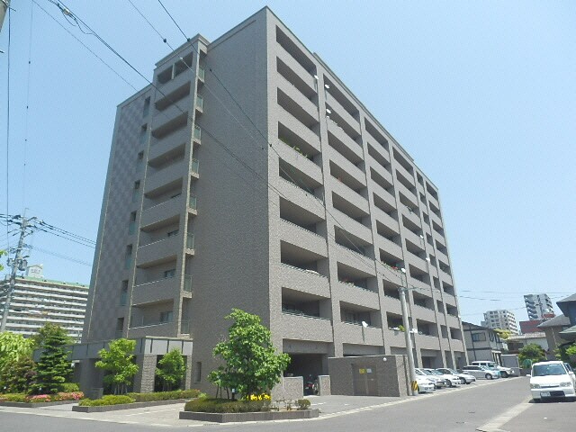 サーパス天神の森二番館の物件外観写真