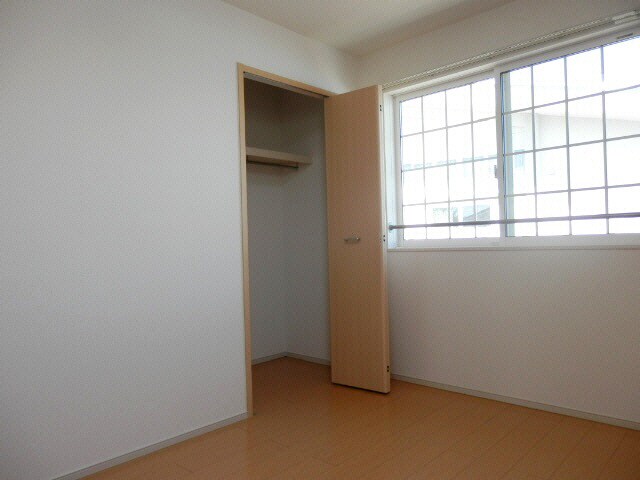 物件内観写真6　(収納)