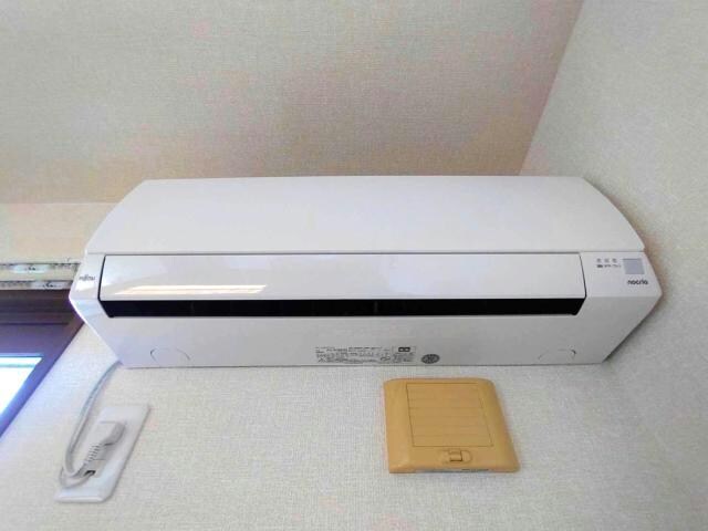 物件内観写真10　(リビングエアコン)