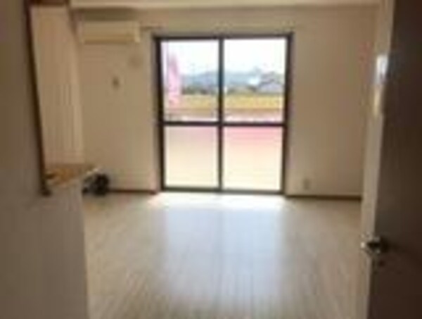 リビングダイニング