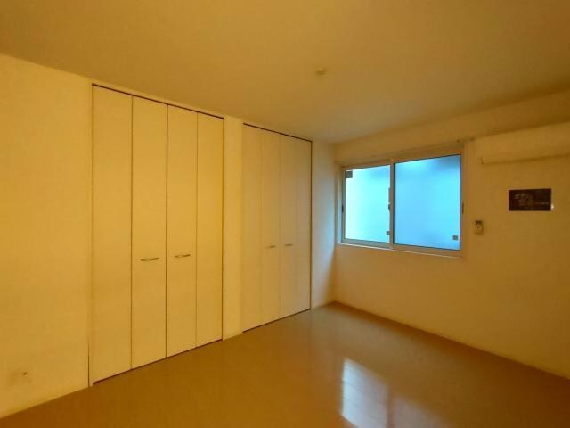 物件内観写真9　(洋室6帖)