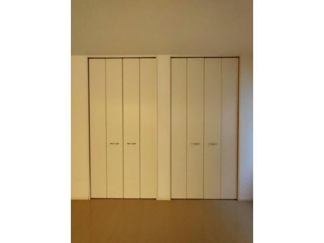 物件内観写真11　(洋室6帖　クローゼット)