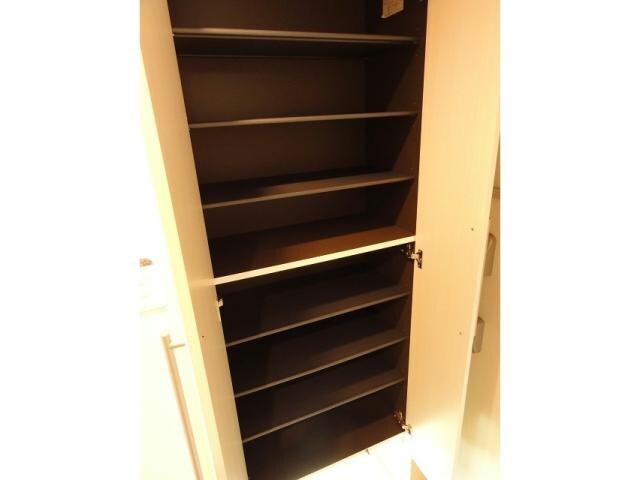 物件内観写真13　(シューズボックス)