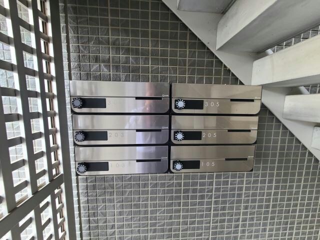 物件外観写真2　(集合ポスト)