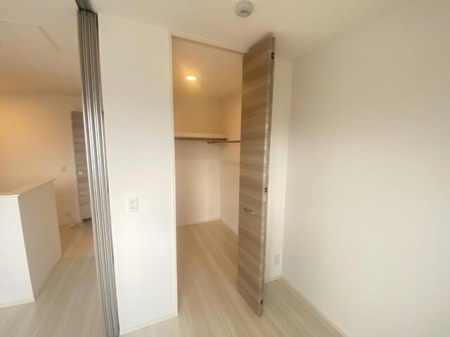 物件内観写真6　(洋室3帖　ウォークインクローゼット)