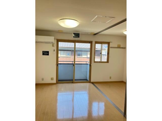 物件内観写真4　(LDK１０帖)