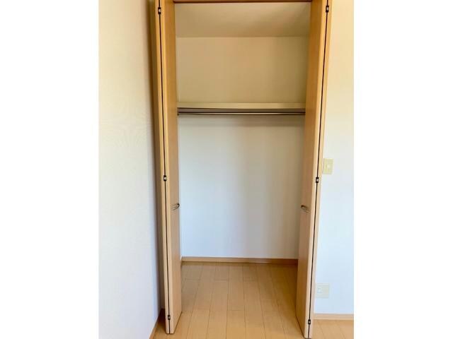 物件内観写真5　(洋室３帖クローゼット)