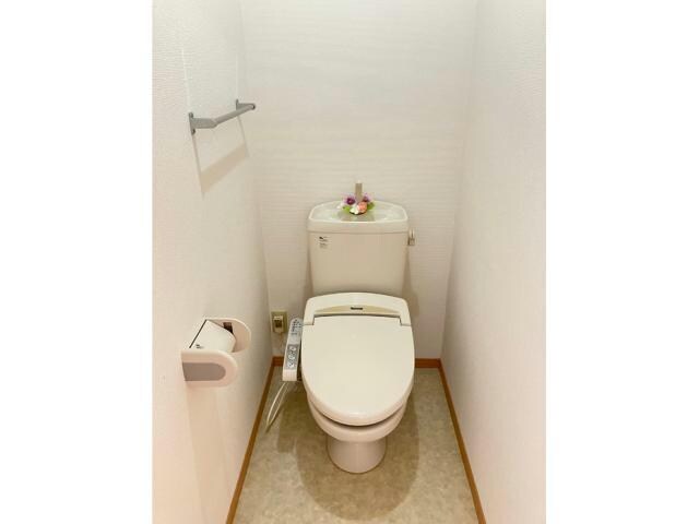 物件内観写真12　(温水洗浄暖房便座)