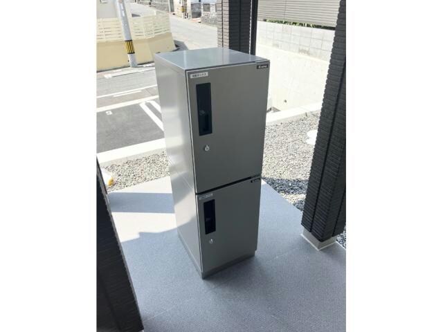 物件外観写真4　(宅配BOX)