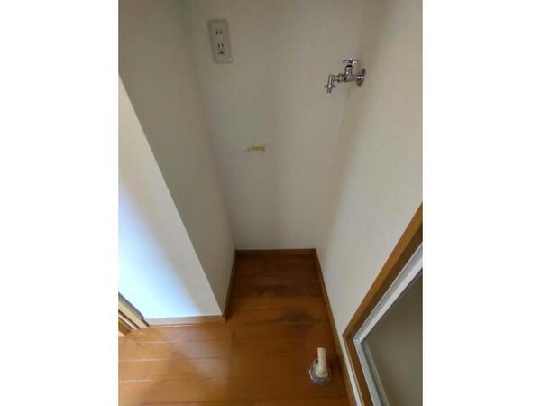 居室（その他）(室内洗濯機置場)