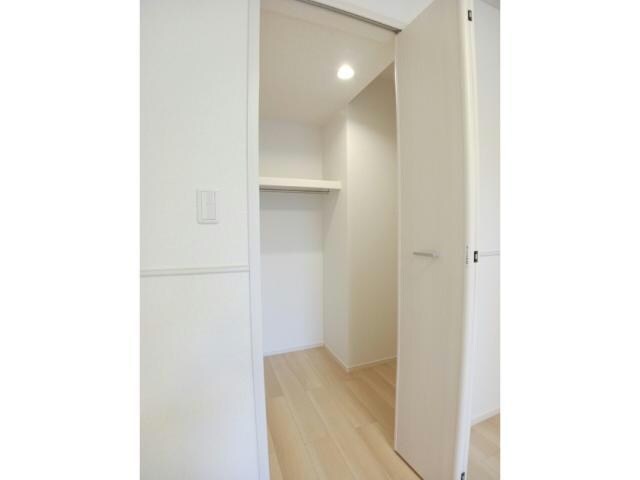 物件内観写真4　(ウォークインクローゼット)