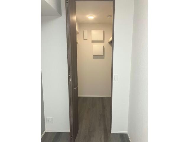 物件内観写真8　(ウォークインクローゼット)