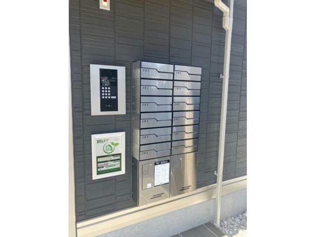 物件外観写真4　(集合ポスト)