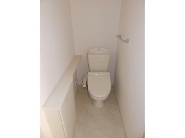 物件内観写真10　(温水洗浄暖房便座)