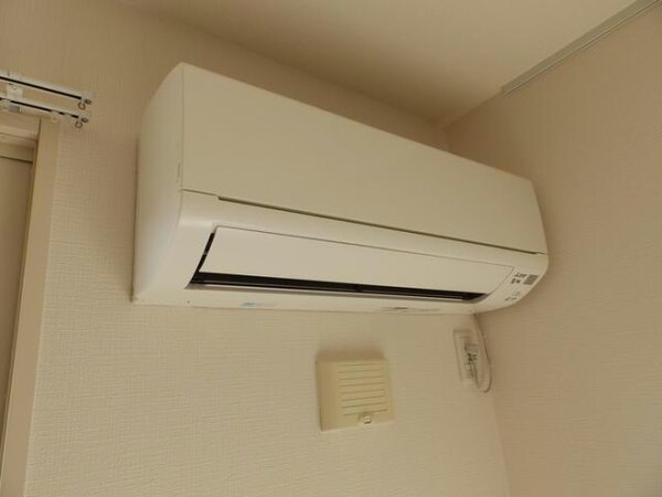 空調設備(2F洋室6.8にあります)