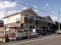 上越線（群馬県内） 井野駅 2階建 築17年の外観写真